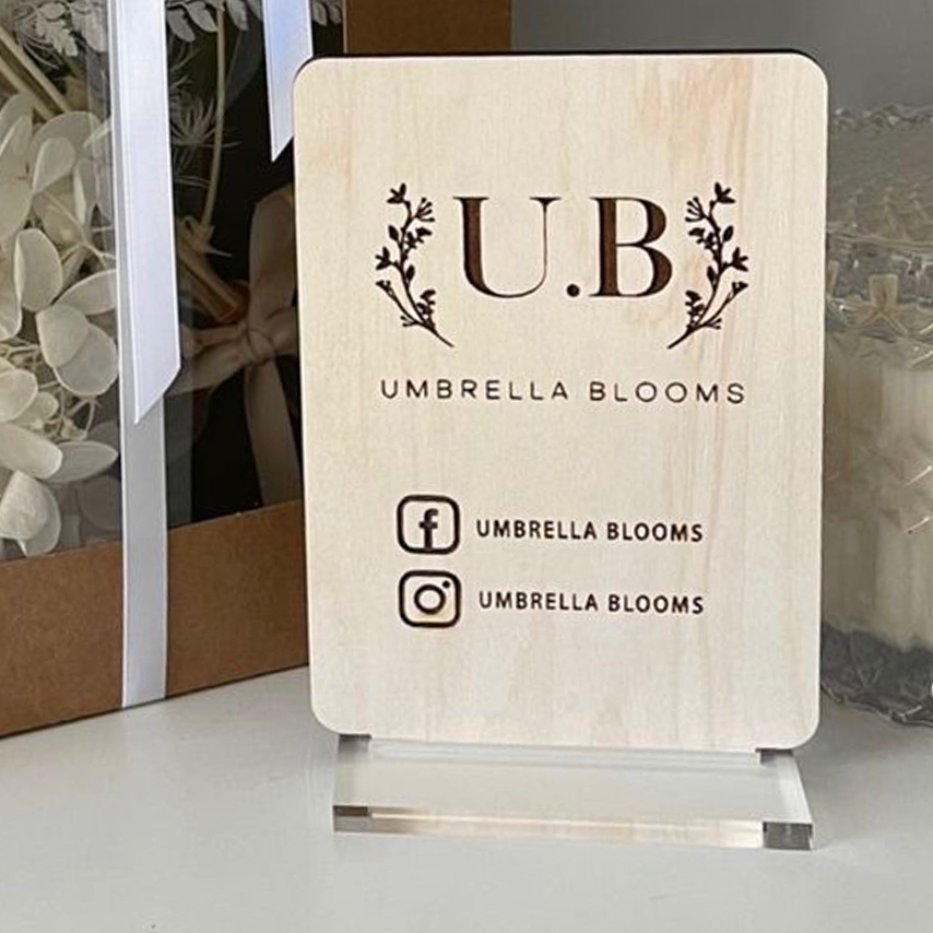 Social Media Stand