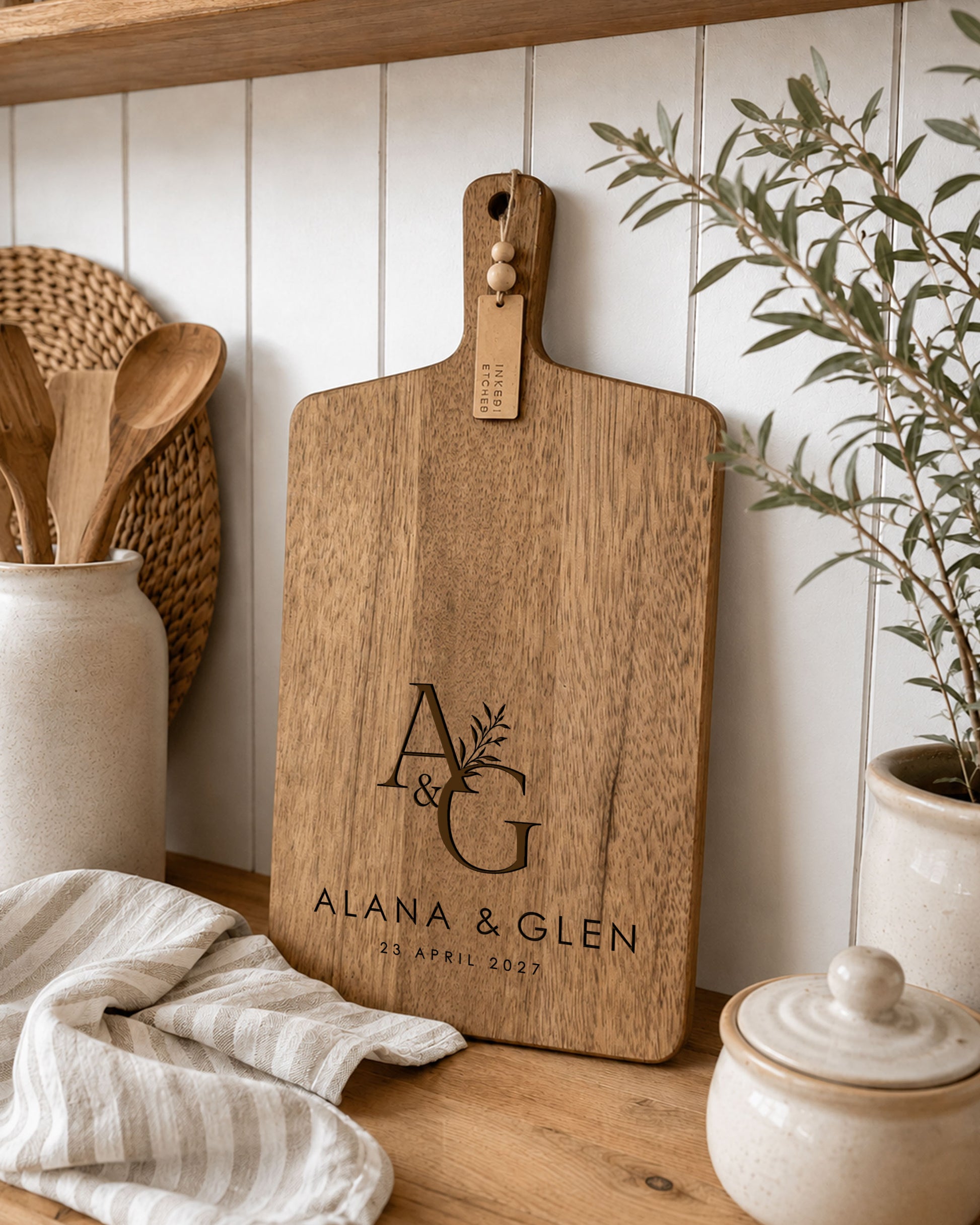 personalised-paddle-serving-board-wedding-gift-acacia